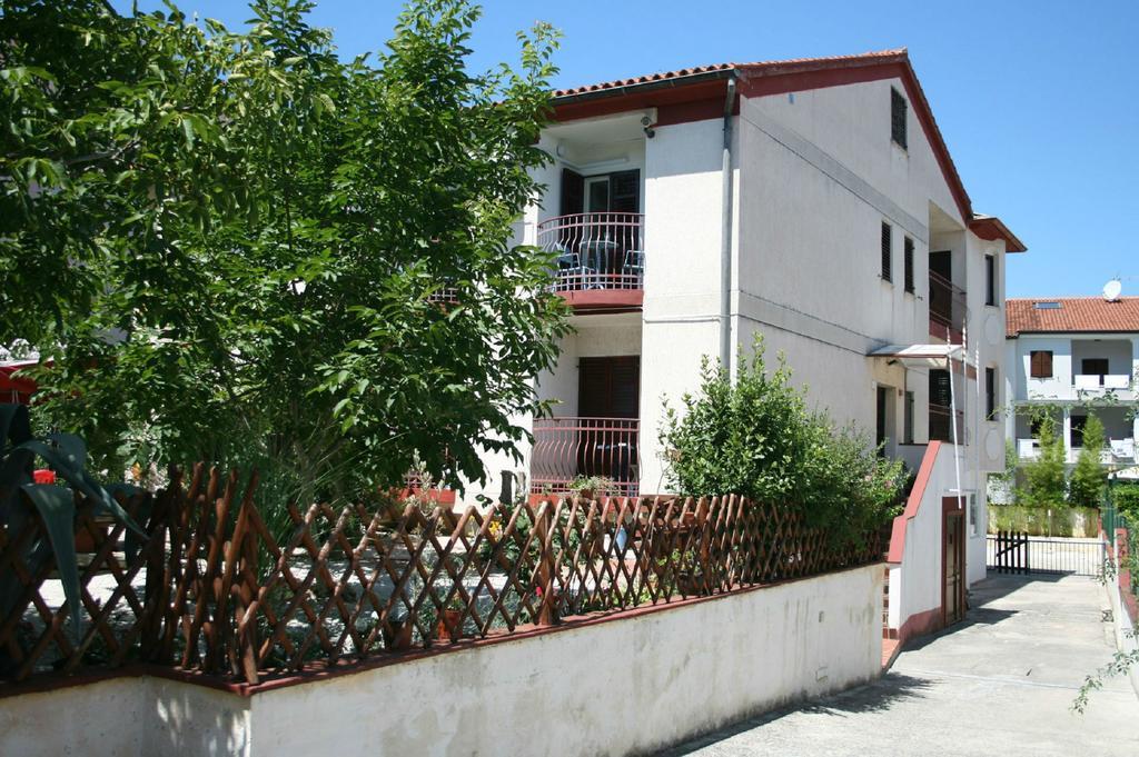 Apartments Nea 罗维尼 外观 照片