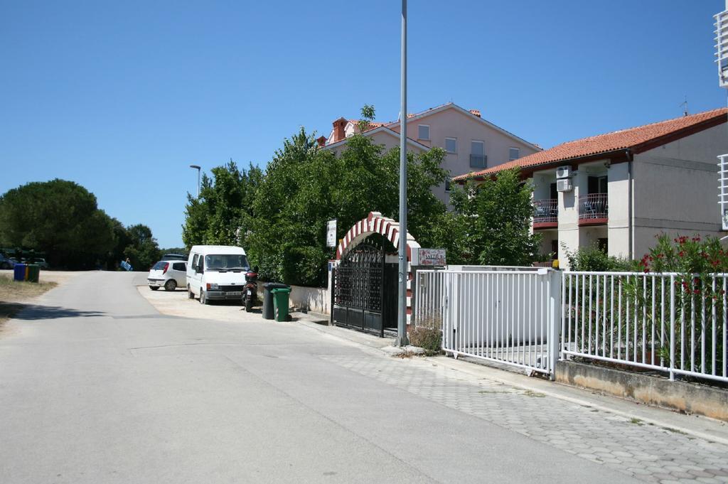 Apartments Nea 罗维尼 外观 照片
